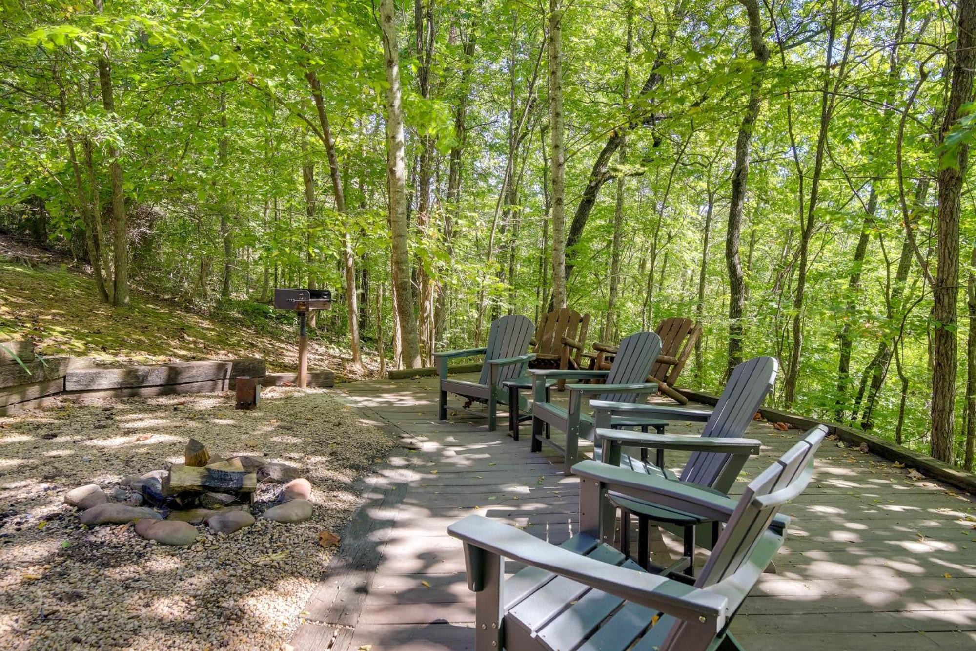 Secluded And Wooded Wears Valley Cabin With Fire Pit! Sevierville Exteriér fotografie