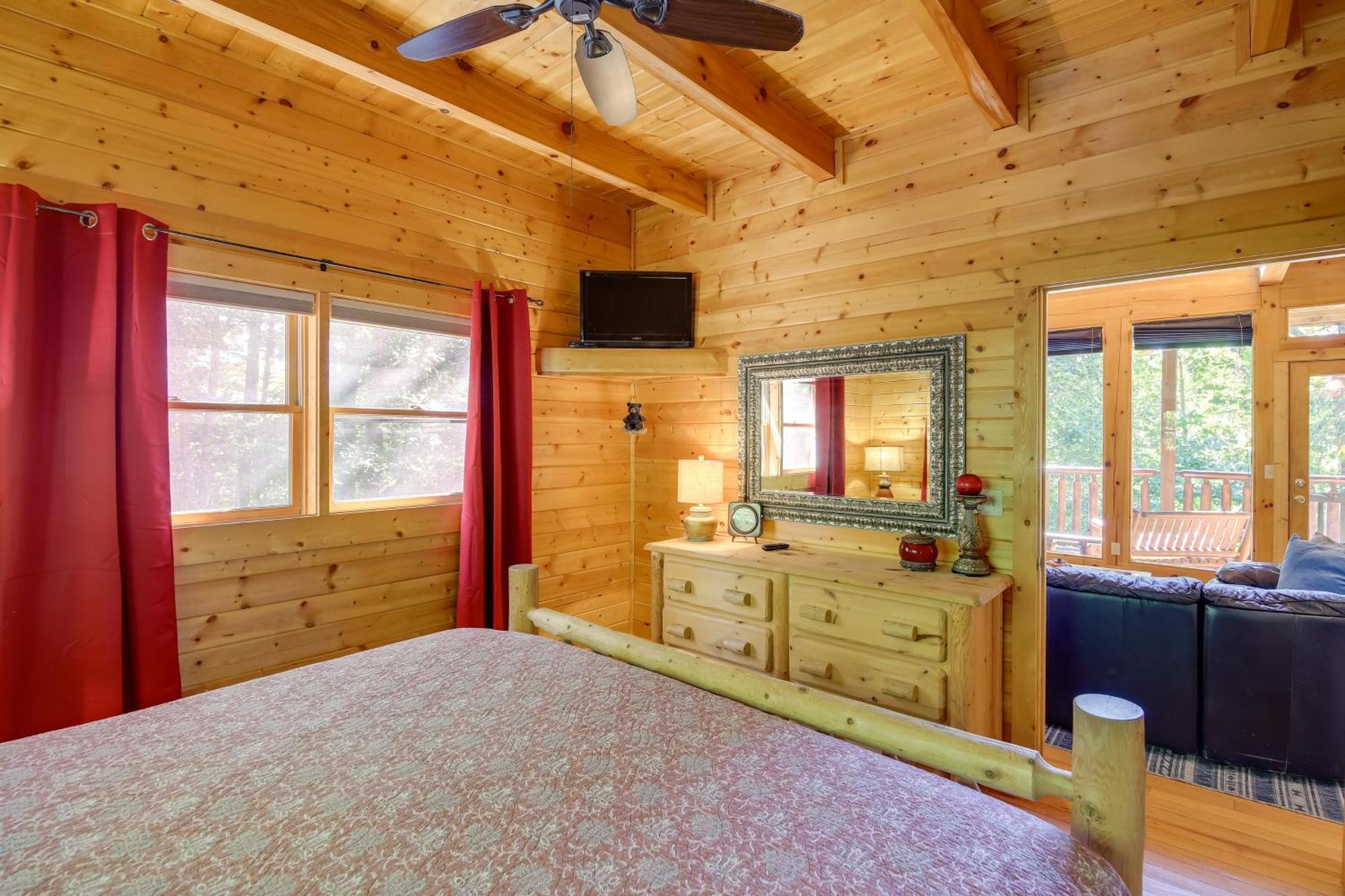 Secluded And Wooded Wears Valley Cabin With Fire Pit! Sevierville Exteriér fotografie